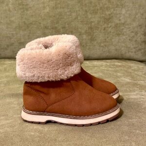 Zara Faux Fur Toddler Boots 🥾